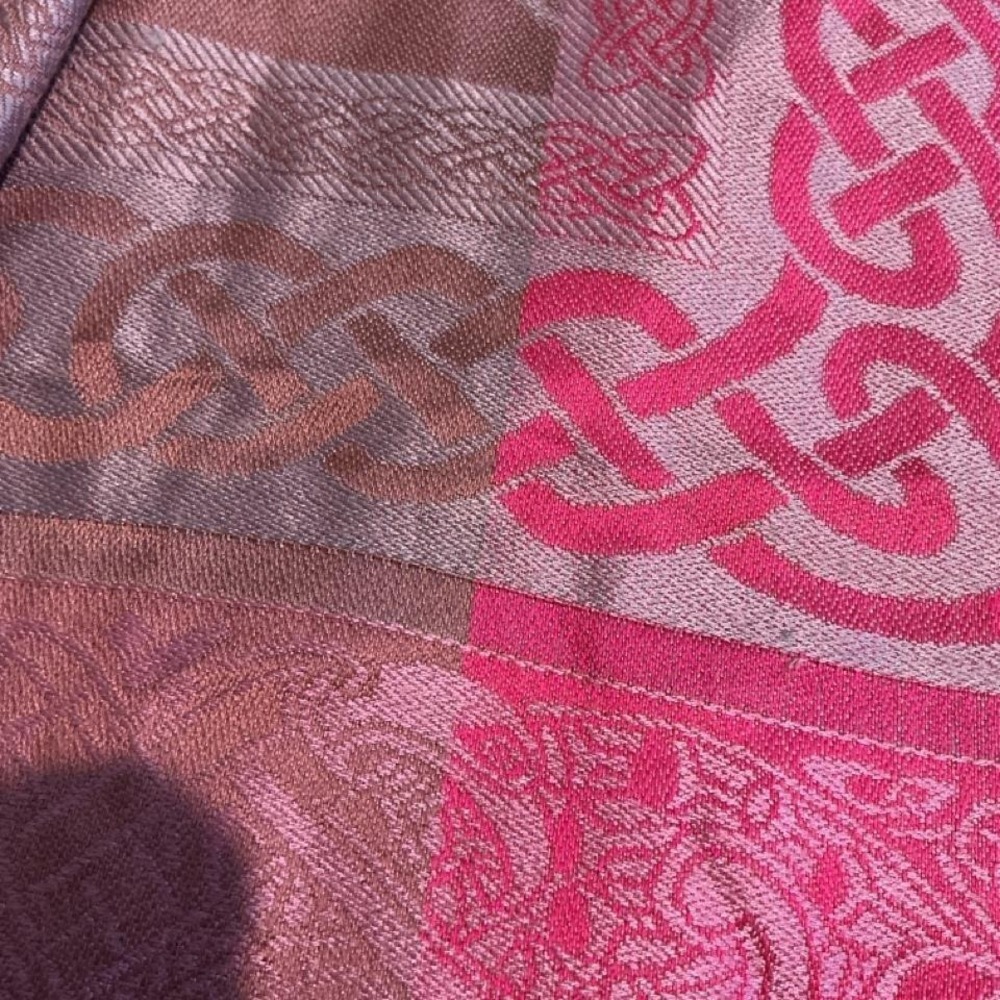 Boru Celtic Knot Shawl Women OS Pink Purple Good France Silky Fringe Wrap - Picture 3 of 8
